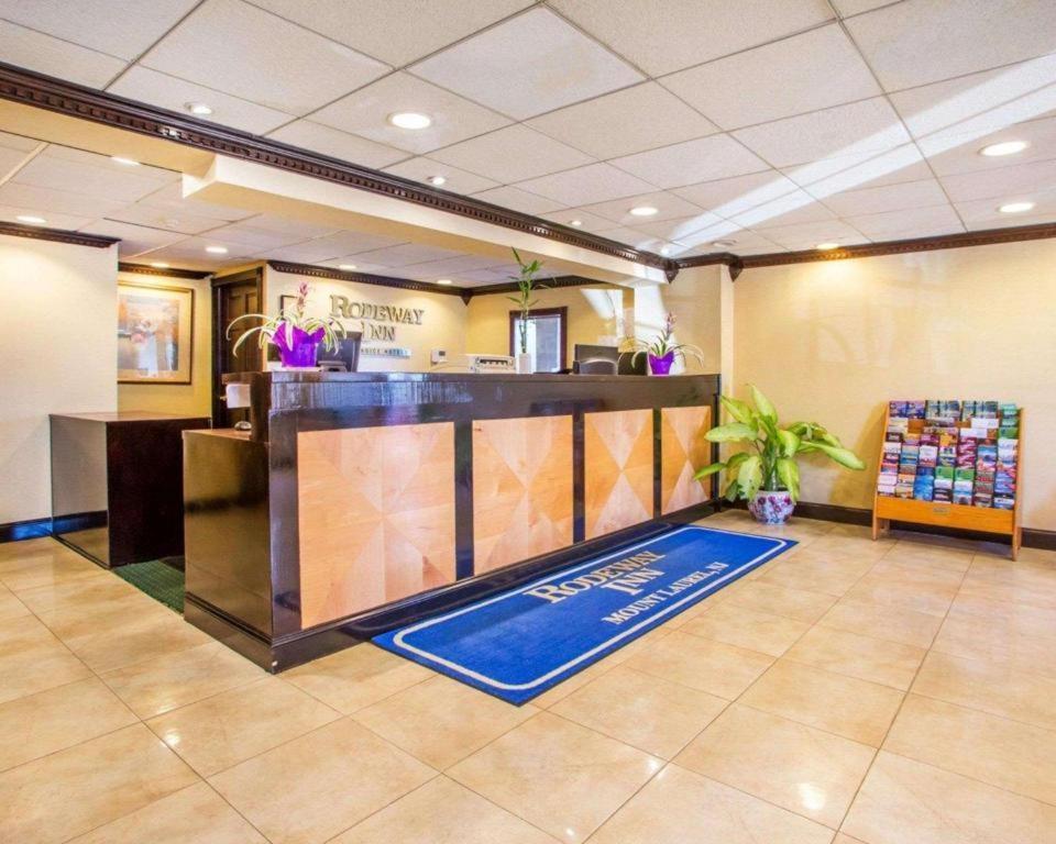罗德威酒店 劳雷尔山 外观 照片